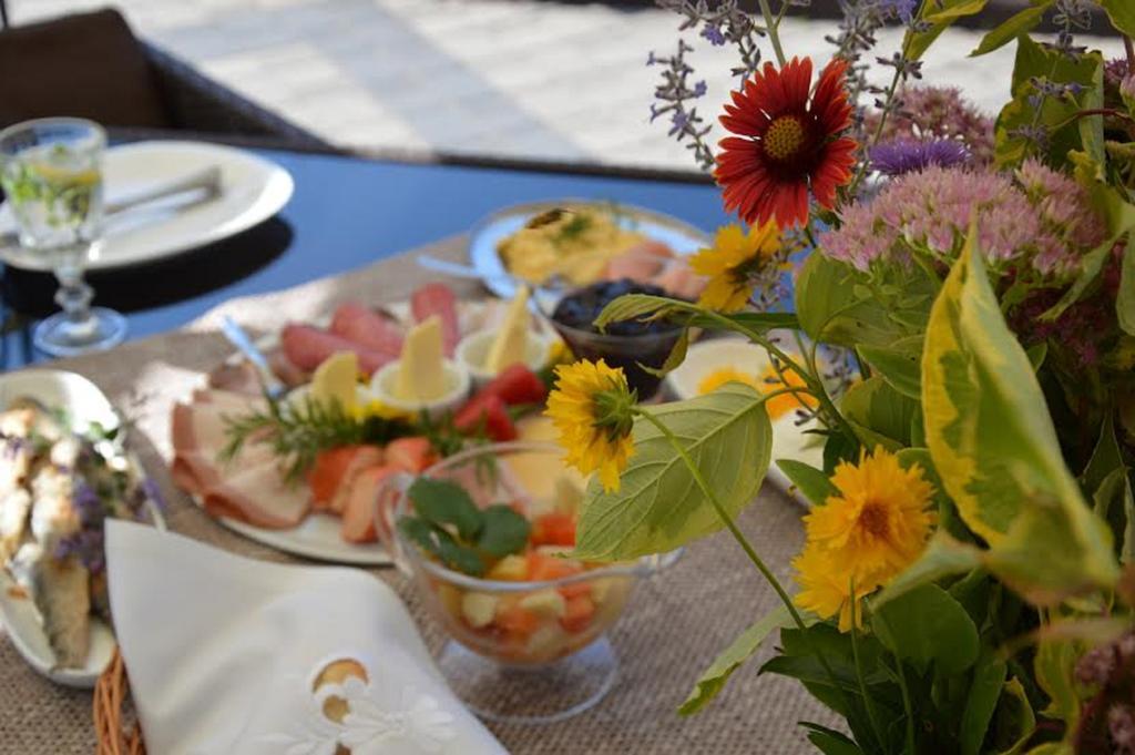 Pod Wzgorzem Bed & Breakfast Frombork Exterior foto