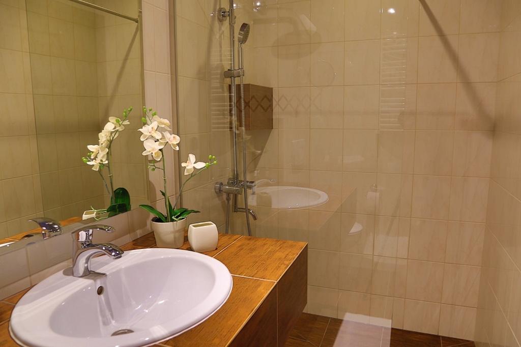 Pod Wzgorzem Bed & Breakfast Frombork Zimmer foto