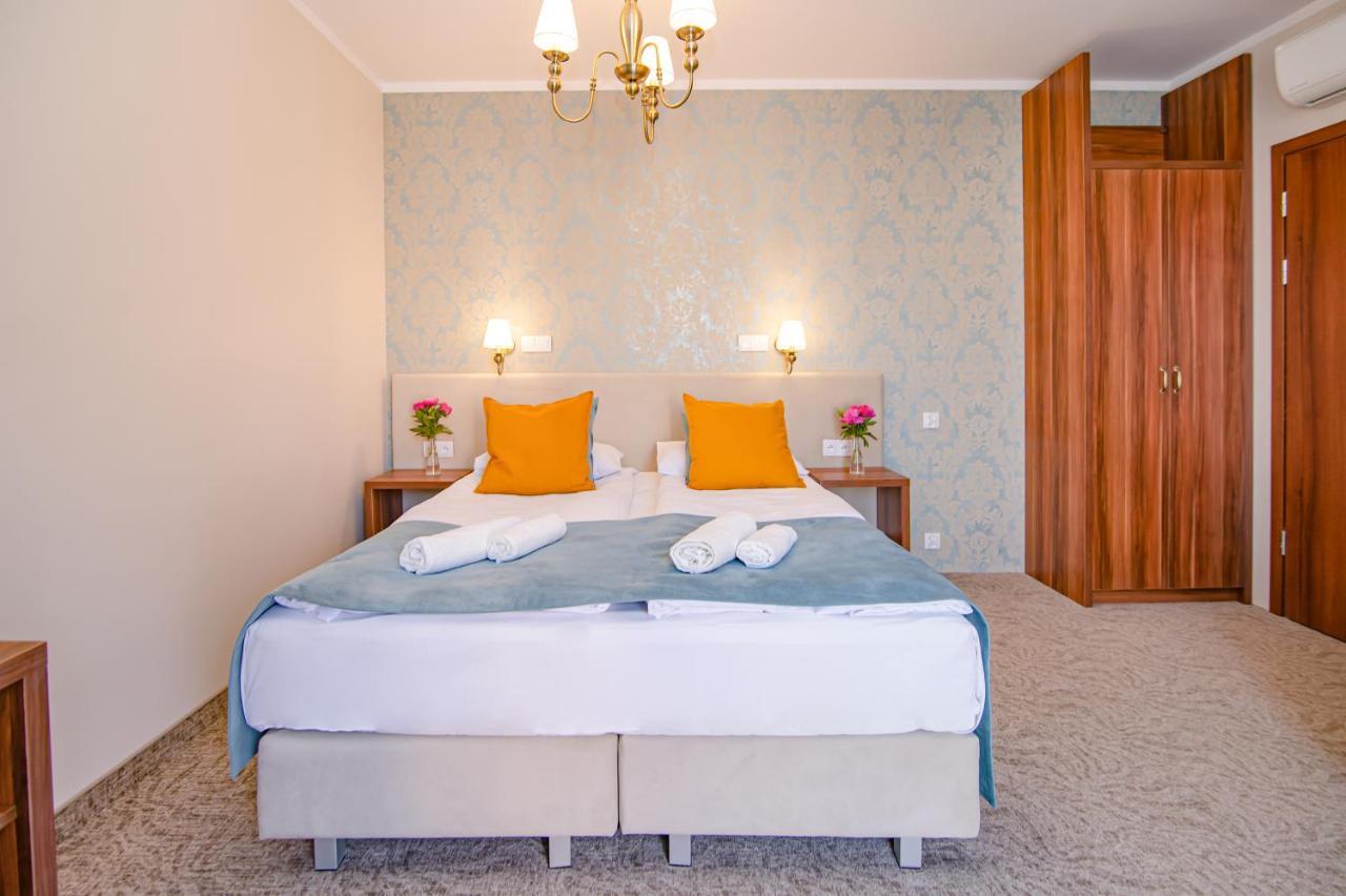 Pod Wzgorzem Bed & Breakfast Frombork Exterior foto